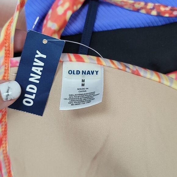 5 Pieces Swim Tops And Bottoms Size Medium - Picture 8 of 11